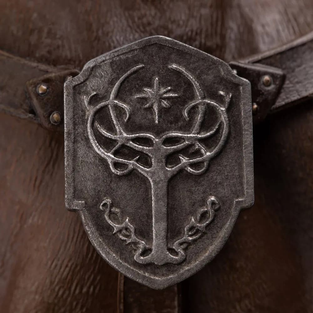 Détail de l'Arbre Blanc du Gondor sur le harnachement du cheval