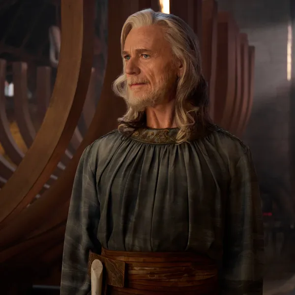 Círdan (Ben Daniels) dans Les Anneaux de Pouvoir