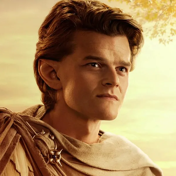 Elrond (Robert Aramayo)